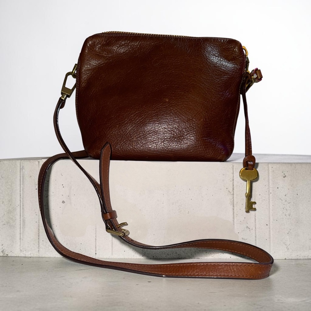 Fossil Brown Pebbled Leather Small Crossbody Bag Brass Hardware Key Charm